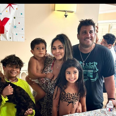 Lorenzo Dominic Lavalle with his parents and siblings. 